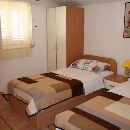 In With Terrace, Air Condition, Wifi, Washing Machine *