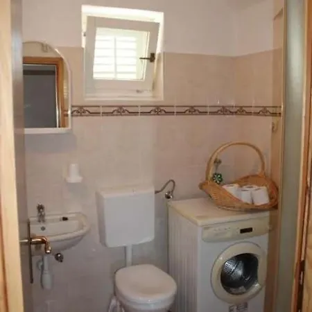 Apartman In With Terrace, Air Condition, Wifi, Washing Machine Pirovac