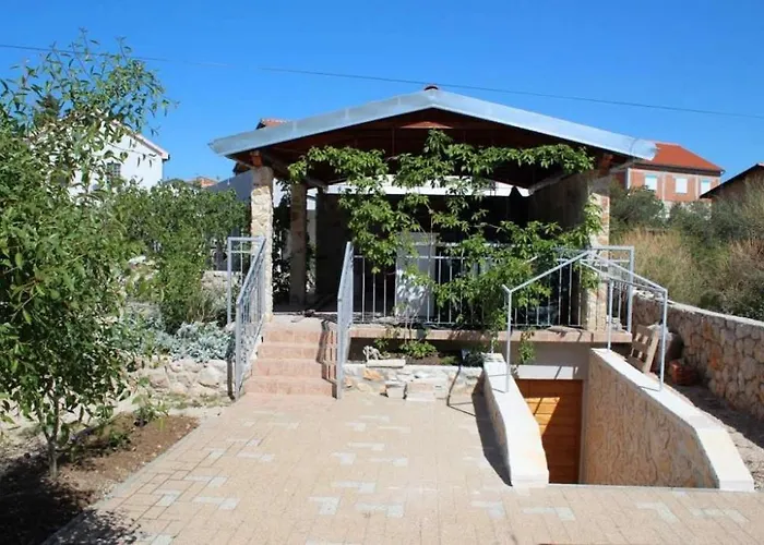 דירה In With Terrace, Air Condition, Wifi, Washing Machine פירובאץ