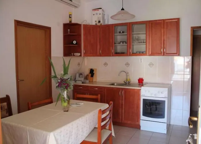 In With Terrace, Air Condition, Wifi, Washing Machine